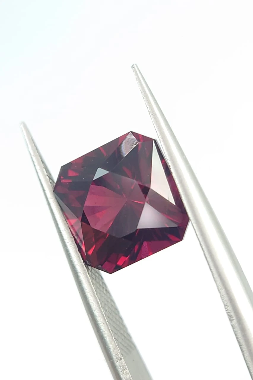 4.52ct Natural Redish Pink Rhodolite Garnet Emerald Cut Loose Gemstone From Tanzania — view 4